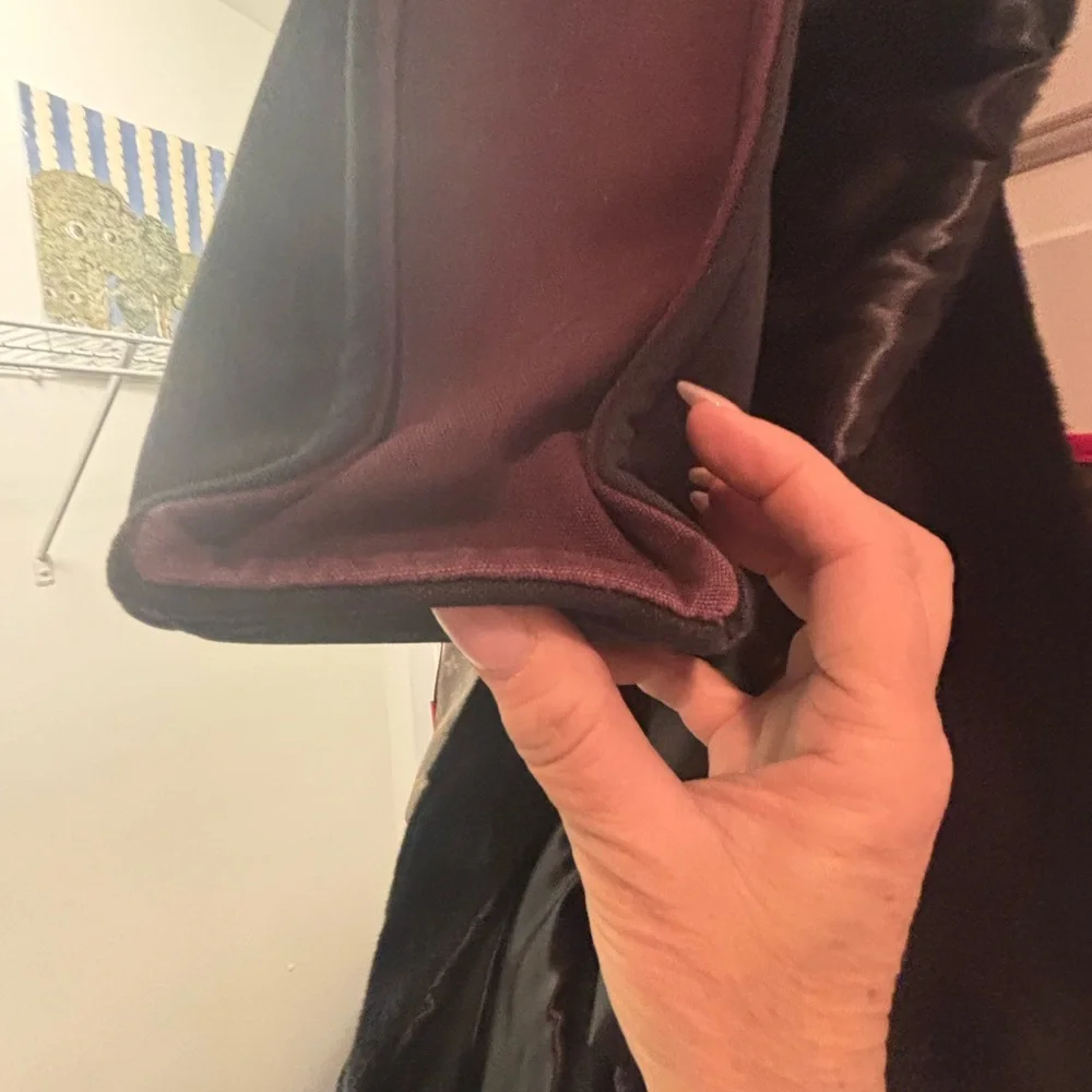 🌸Mom’s Sale**Authentic Hermes Black and Burgundy Top Handle travel Tote $215